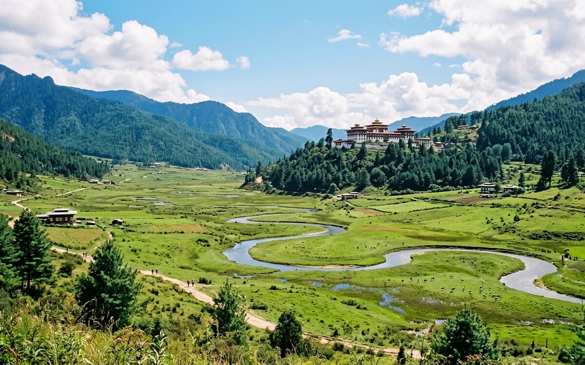 Phobjikha Valley and Black-Necked Crane Festival Guide